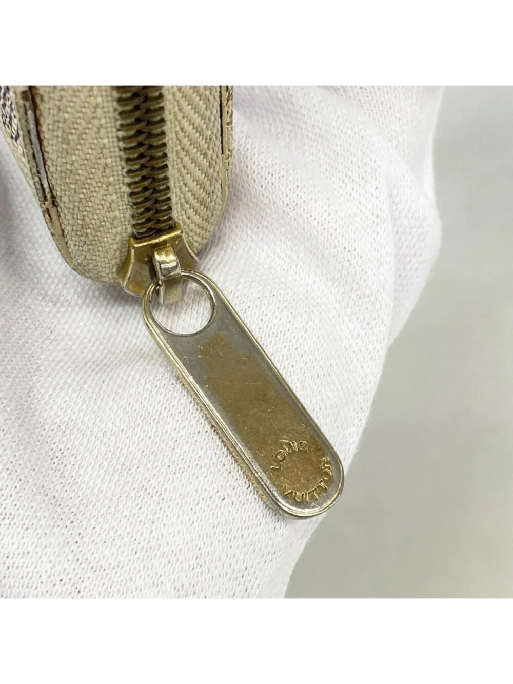 Louis Vuitton Coin Case Damier Azur Zippy Purse White